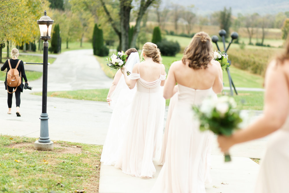 Annapolis wedding photographer that creates light, luxurious images.