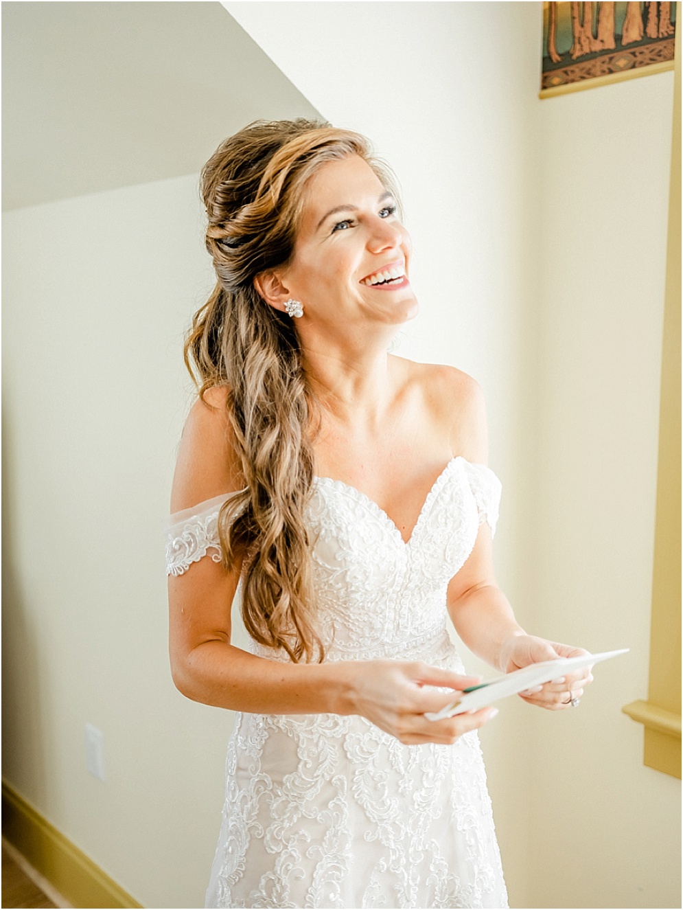 An elegant wedding at Herrington on the Bay, which is an Annapolis waterfront wedding venue. This wedding used reds & blushes to add romance.