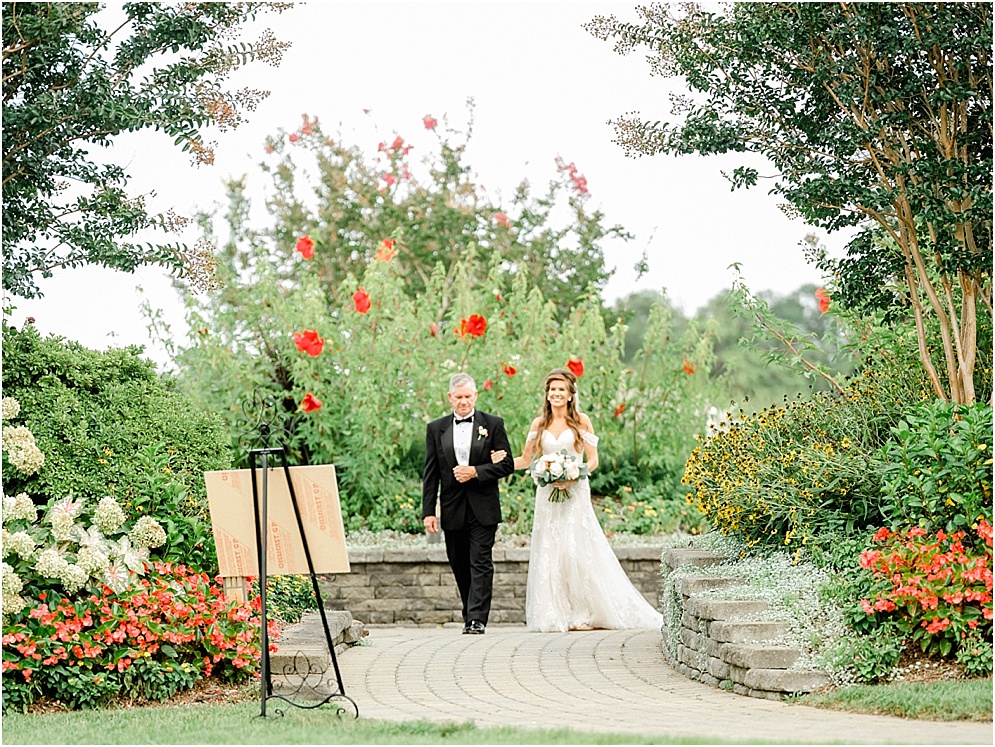 An elegant wedding at Herrington on the Bay, which is an Annapolis waterfront wedding venue. This wedding used reds & blushes to add romance.