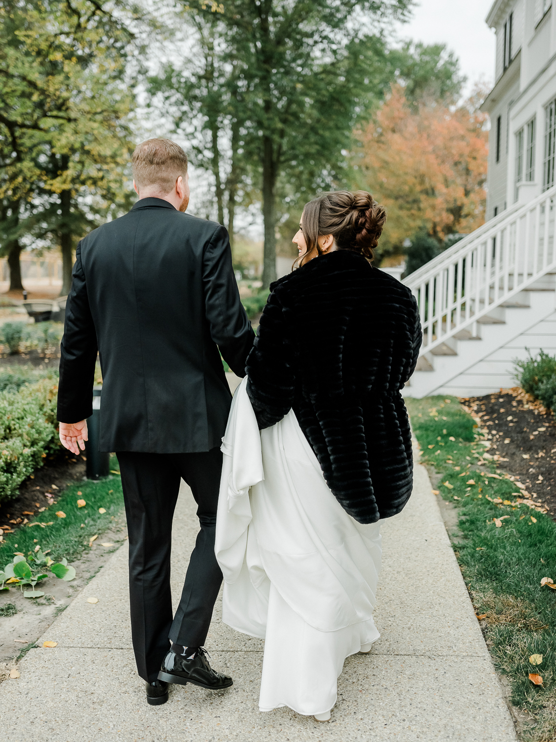 The Kent Island Resort is a wedding venue on the Cox Creek with a historic, intimate vibe.