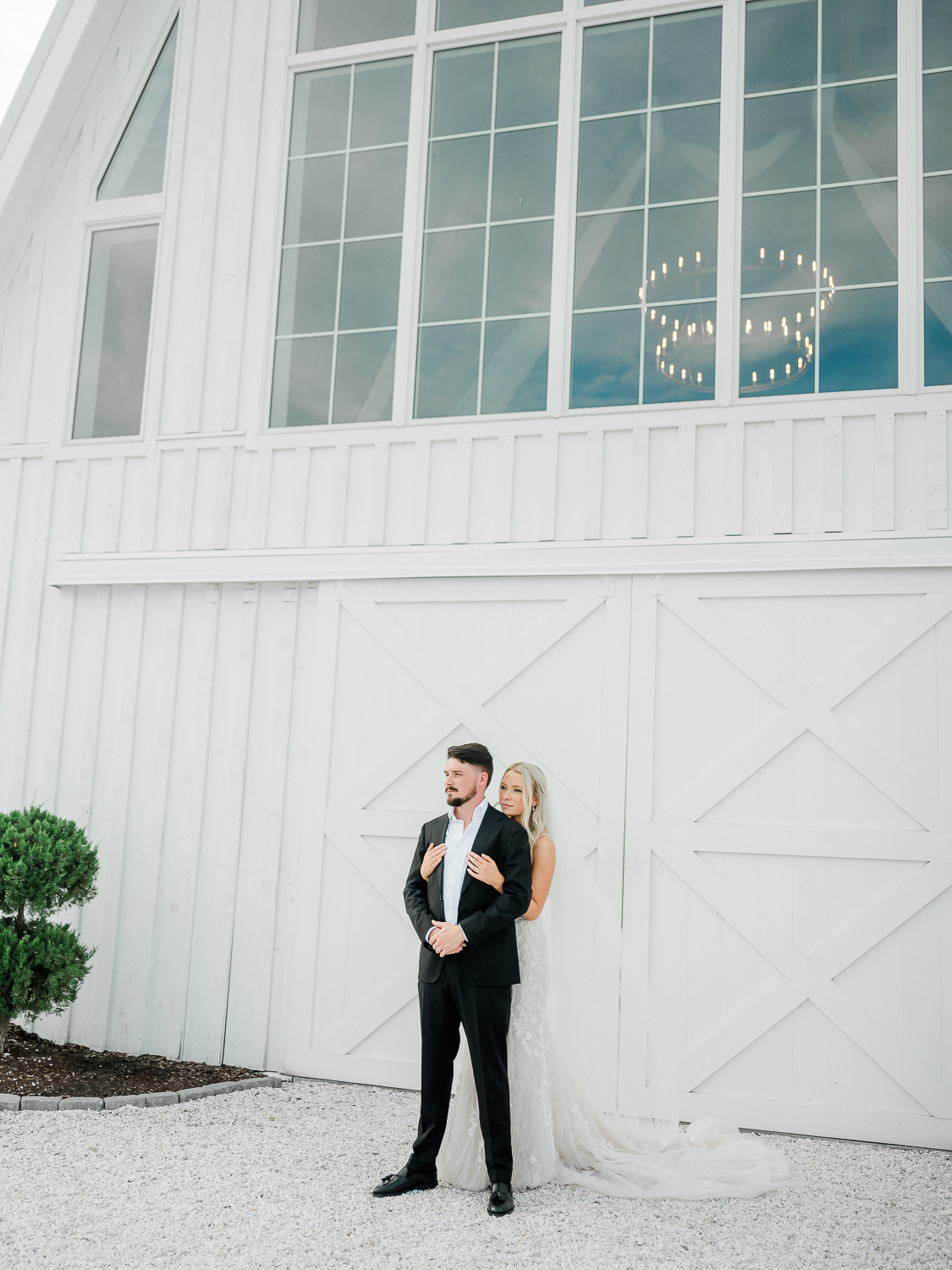 A white, elegant, chic barn wedding in Cambridge, Maryland.